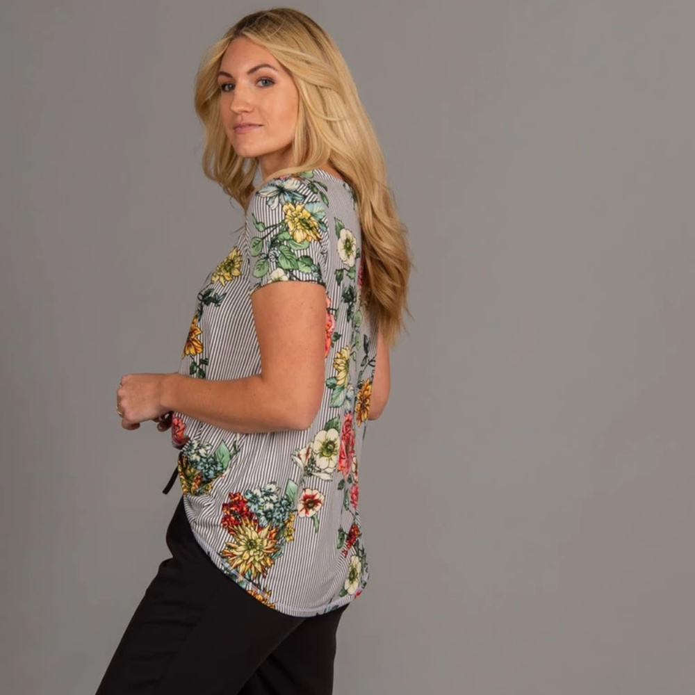 Everyday Tee Black/White Striped Floral